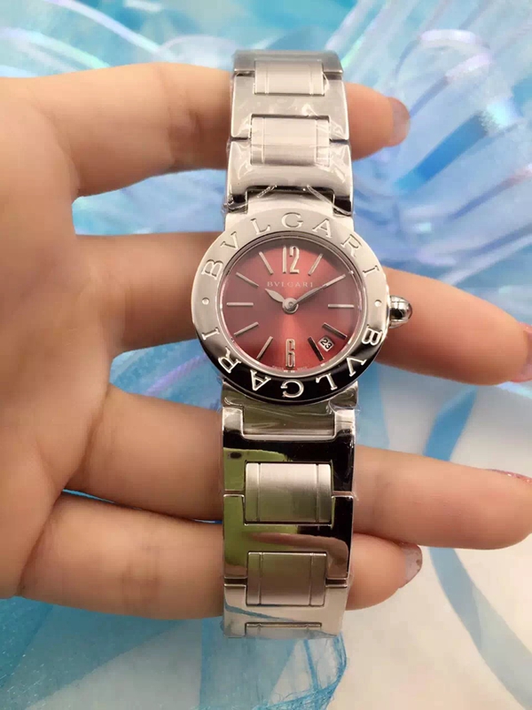 ブルガリ時計正面デザイン